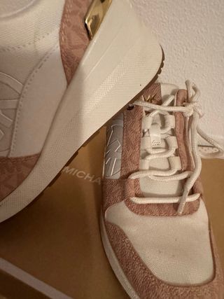 Zapatillas Michael Kors blancas y rosas