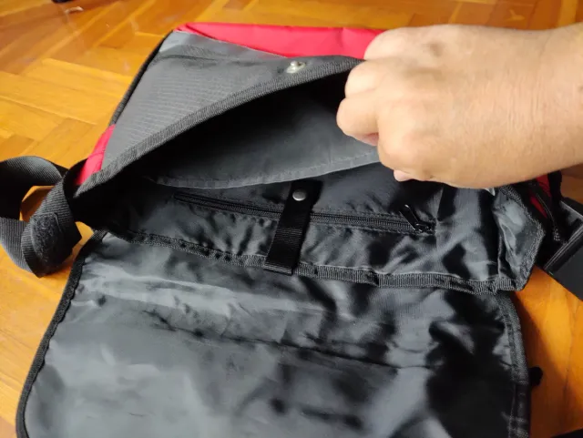 Mochila - bolsa - bandolera Ducati Roja y Negra