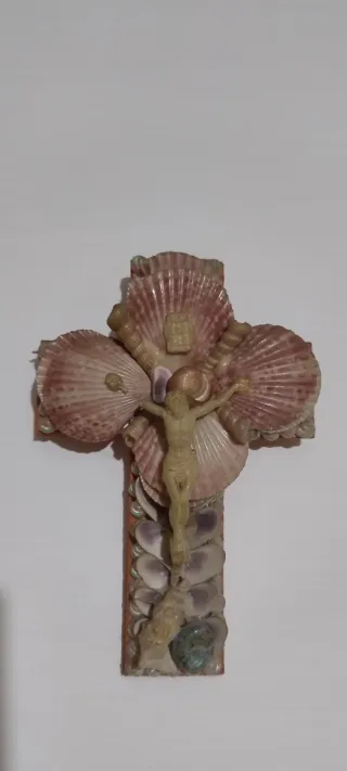 Decorazione crocifisso antico artigianle conchigli