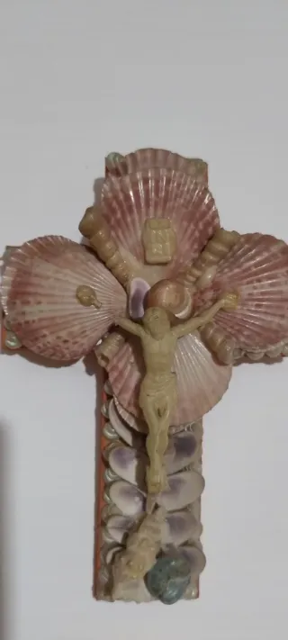 Decorazione crocifisso antico artigianle conchigli