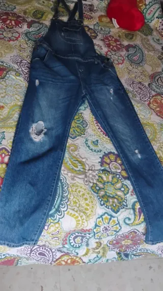 Pantalón vaquero desgastado