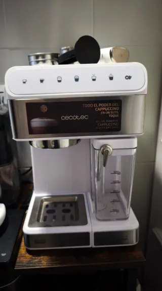 Cafetera Cecotec Cappuccino Semiautomática