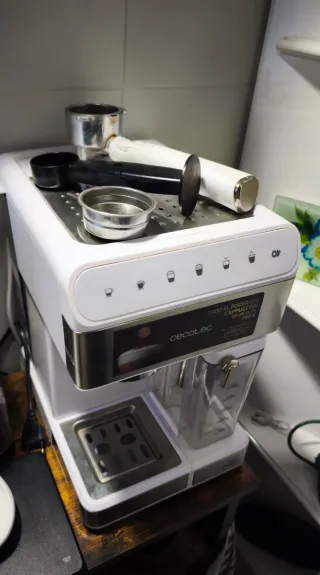 Cafetera Cecotec Cappuccino Semiautomática