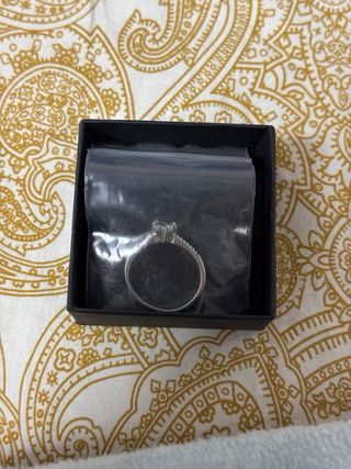 Anillo de plata con detalles