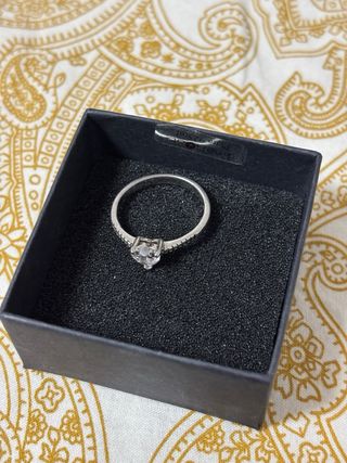 Anillo de plata con detalles