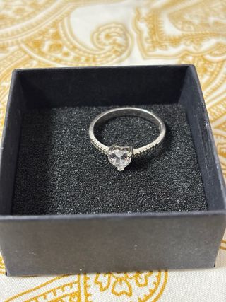 Anillo de plata con detalles