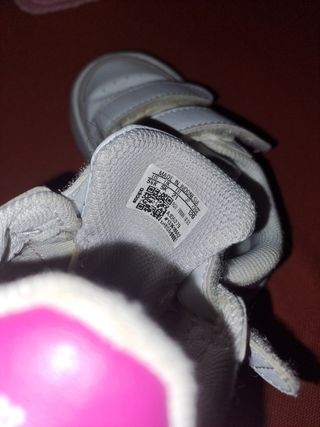 Scarpe bimba adidas bianche con strisce rosa mis 2