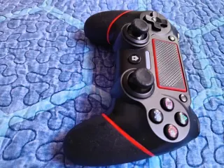 Mando Compatible PS4 Negro con Rojo