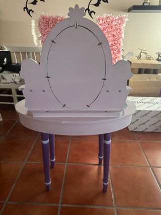 Tavolo da toeletta per bambini con specchio