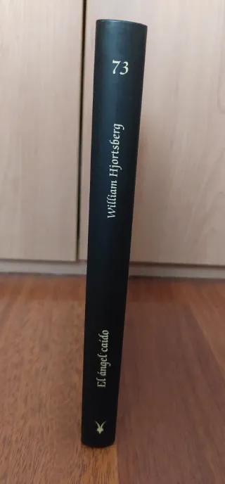 Libro hombres lobo y Ángel caído. 1° edición.