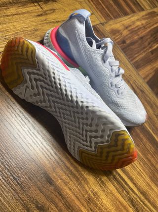 Zapatillas Nike Mujer Gris y Rosa