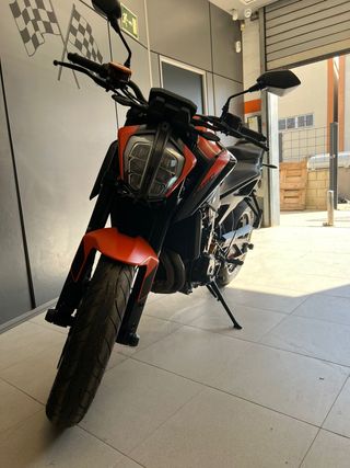 KTM 890 DUKE