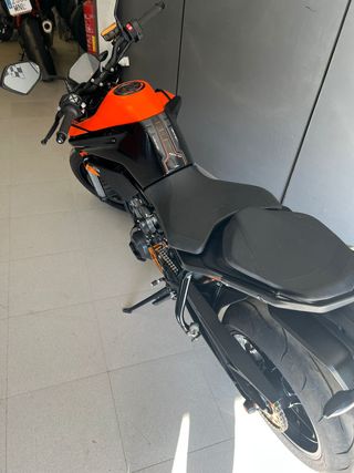 KTM 890 DUKE