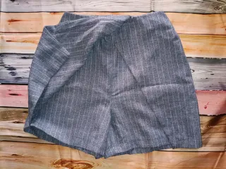 Pantalones cortos grises raya diplomática