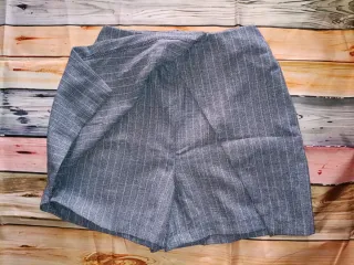 Pantalones cortos grises raya diplomática