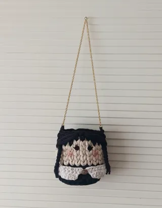 Bolso cesta Miércoles Addams cadena dorada