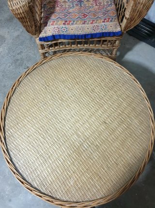 Conjunto sillón y mesa mimbre con cristal