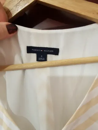 Vestido de rayas beige y blanco