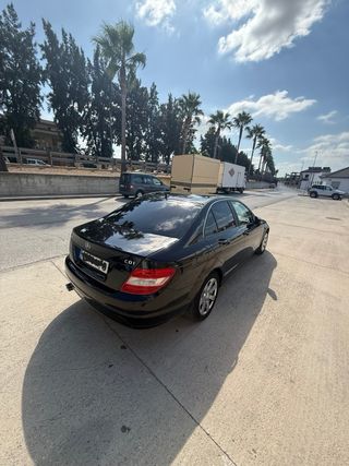 Mercedes-Benz Clase C 2011