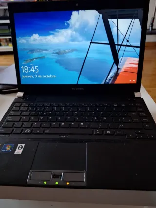 Ordenador portátil Toshiba negro