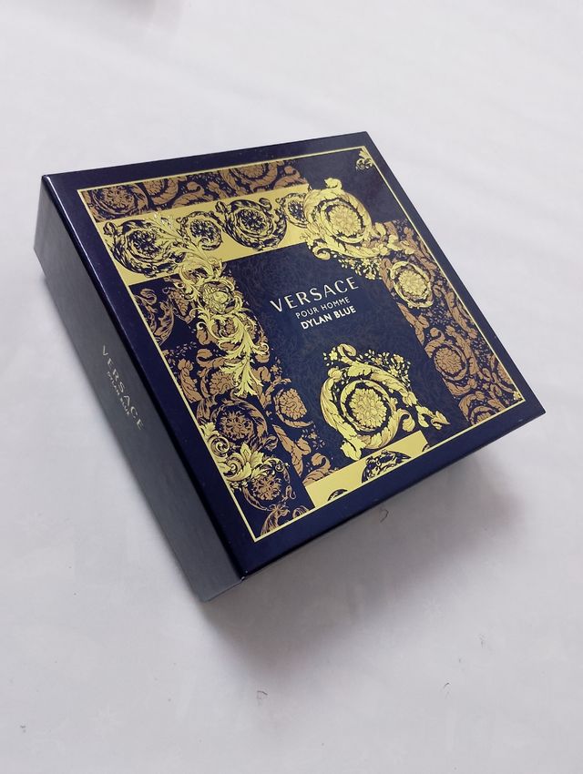 Versace Dylan Blue Pour Homme Colonia y Gel