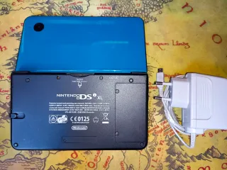 Nintendo DSi XL Azul