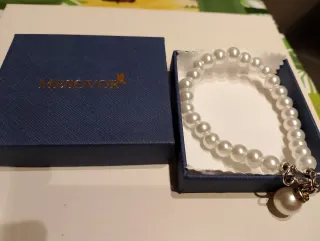 Braccialetto perle sintetiche MESOVO con pendente