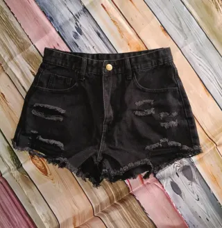 Shorts vaqueros negros desgastados