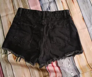 Shorts vaqueros negros desgastados