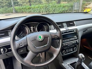 Skoda Superb 2011
