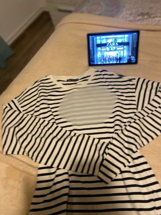 Camiseta Zara Rayas Blancas y Negras