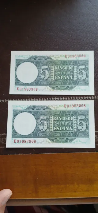 2 Billetes 5 Pesetas Elcano 1945 Correlativos