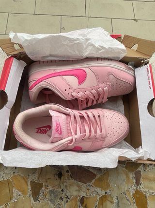 Nike Dunk Low Triple Pink
