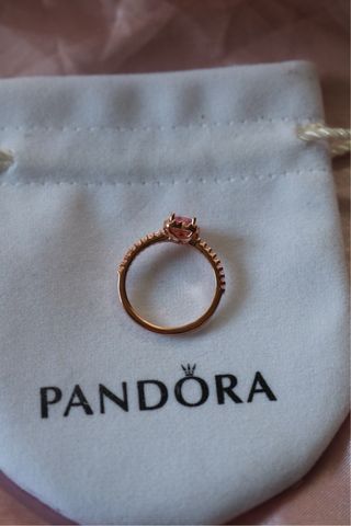 Anillo corazón rosa pandora