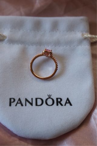 Anillo corazón rosa pandora