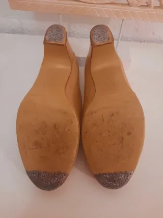 Zapatos de flamenco beige
