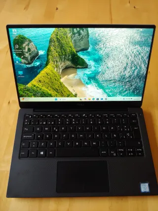 Ultrabook Dell XPS 13 i7-8665U da 16 GB RAM argento