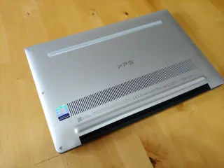 Ultrabook Dell XPS 13 i7-8665U da 16 GB RAM argento