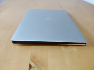 Ultrabook Dell XPS 13 i7-8665U da 16 GB RAM argento