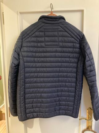 Plumas ligero azul marino