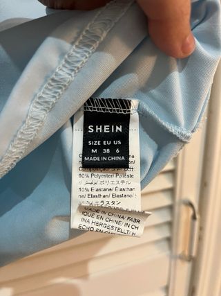 Top Camiseta cuello V azul pastel Shein Talla M