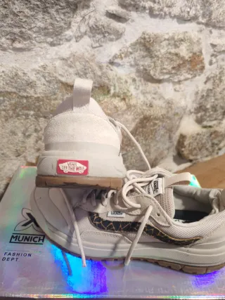Deportivas Vans Beige y Multicolor
