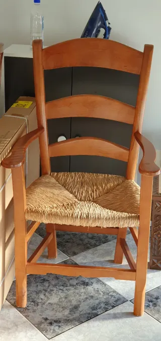 Sillón y mecedora de madera y mimbre