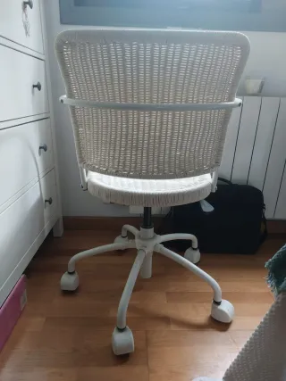 Silla de escritorio Ikea mimbre blanco