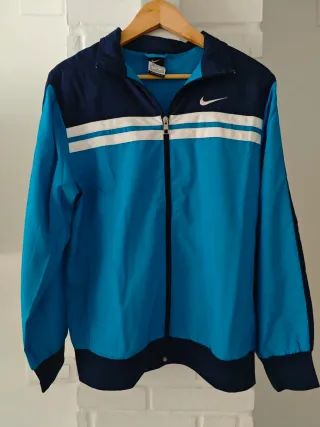 Chaqueta deportiva Nike estilo vintage 