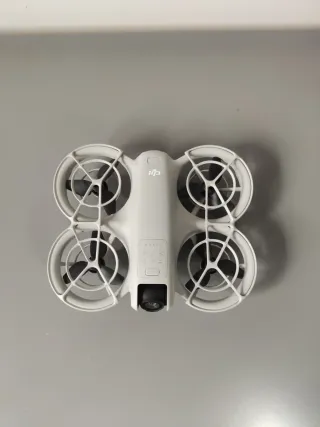 Dron DJI Neo como nuevo