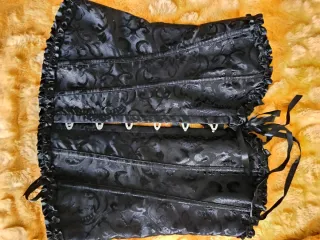 Corpiño de satén negro L y da para xl