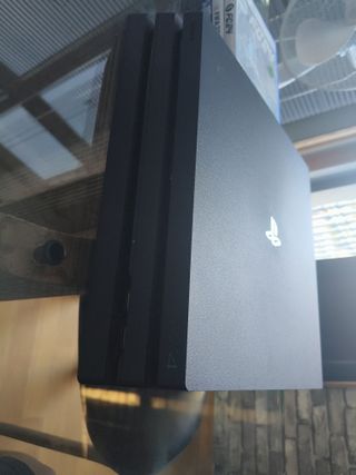 PS4 Pro 1TB + Juegos
