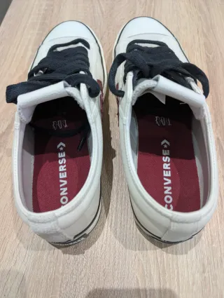 Converse Blancas con Estrella Roja