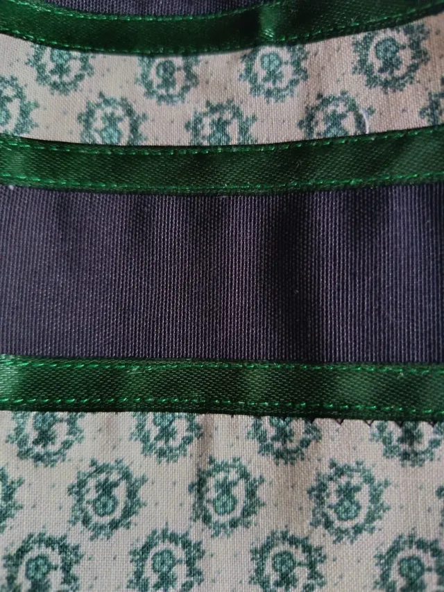 Traje de casera niña